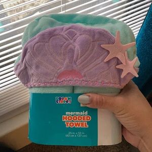 Girls mermaid towel